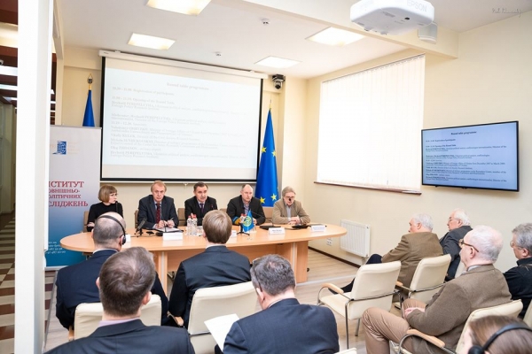 Прес-реліз круглого столу на тему: «Розведення військ на Донбасі як крок до миру чи до поразки?»